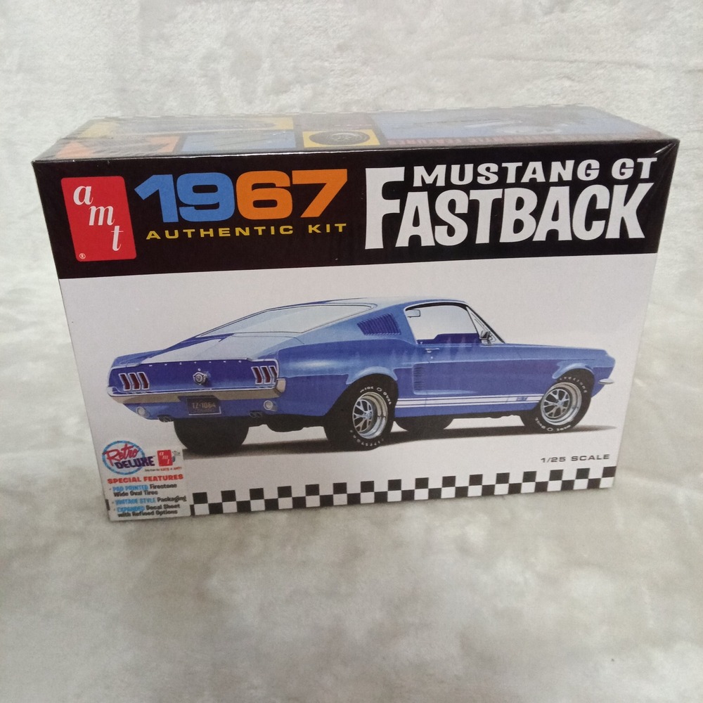 AMT 1967 Mustang GT Fastback 1/25 Scale Model Kit Retro Deluxe AMT1241/12